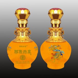 曹皇御酒驕傲共享白酒