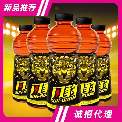 閃豹?；撬峒訌娦途S生素果味飲料（瓶子）