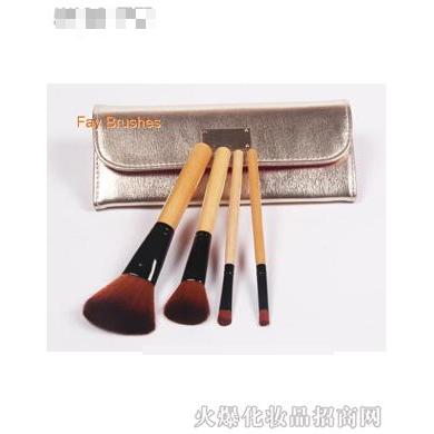 4支尼龍毛禮品化妝套刷